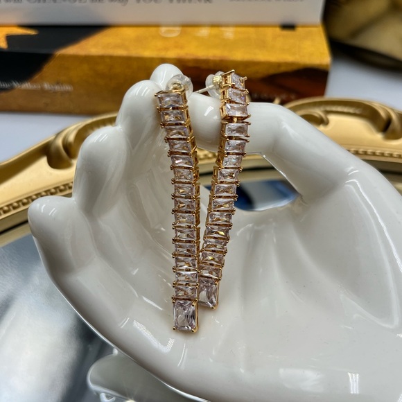 🆕 CRYSTAL HAZE 🧿 BNWOT Baguette Drop Earrings - Picture 15 of 15